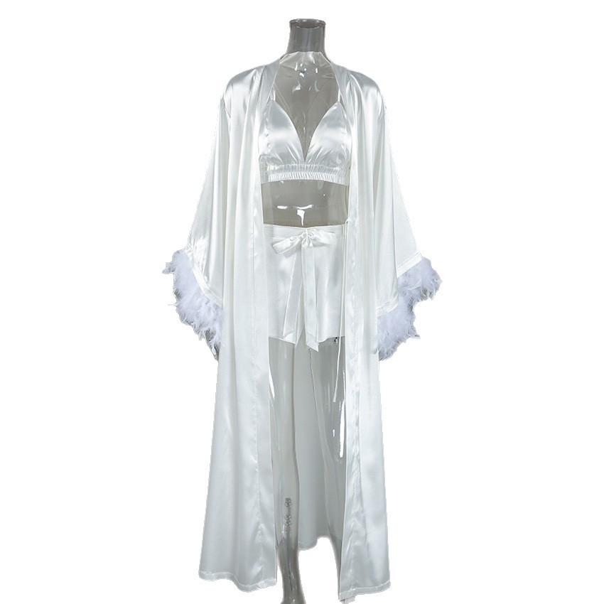 ชุดคลุมอาบน้ำสามชิ้นพร้อมขอบขน - Bathrobe บทวิจารณ์และราคา